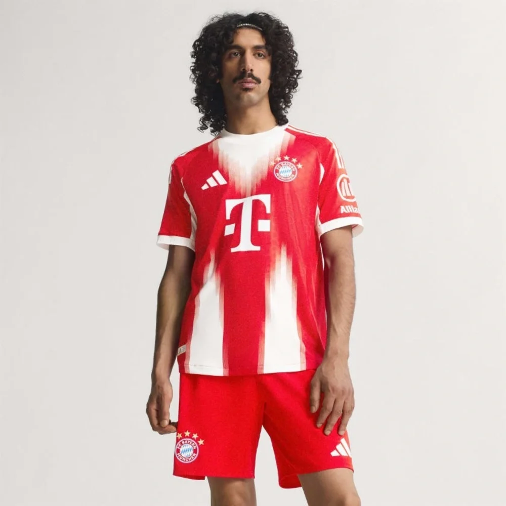 NWT FC Bayern 24/25 Home Authentic Jersey Adidas Bundesliga Size L